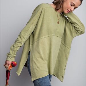 Easel oversized top NWT